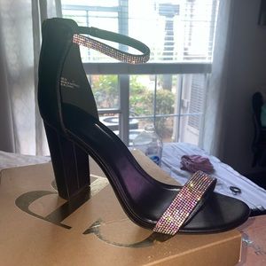 Black diamond chunky heel